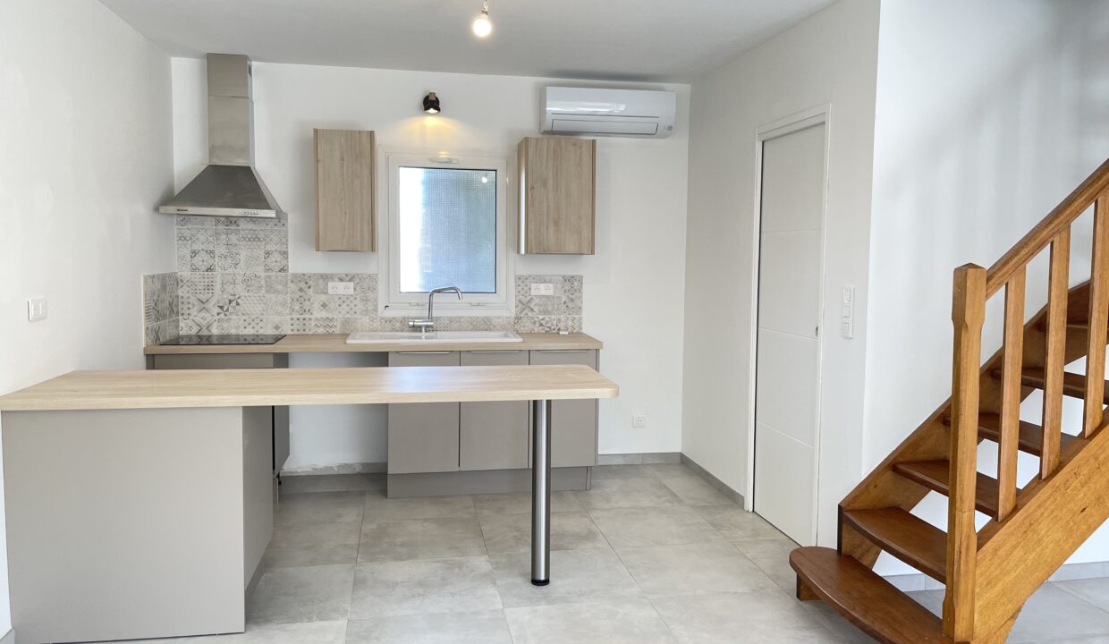 Velleron duplex avec terrasse et garage cuisine ouverte