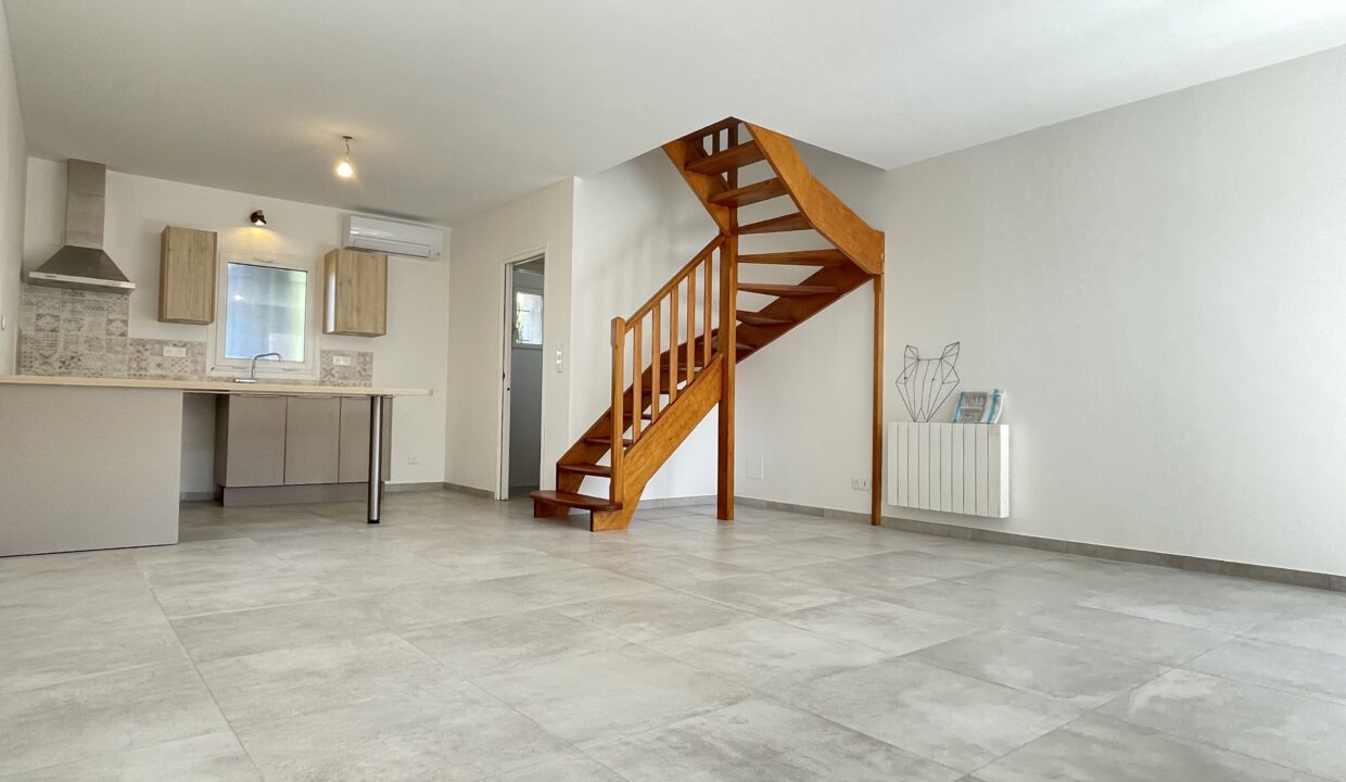 Velleron duplex avec terrasse et garage sejour