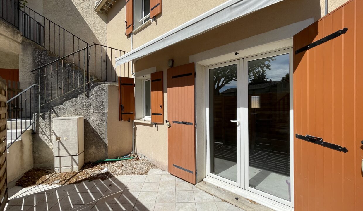 Velleron duplex avec terrasse et garage terrasse privative