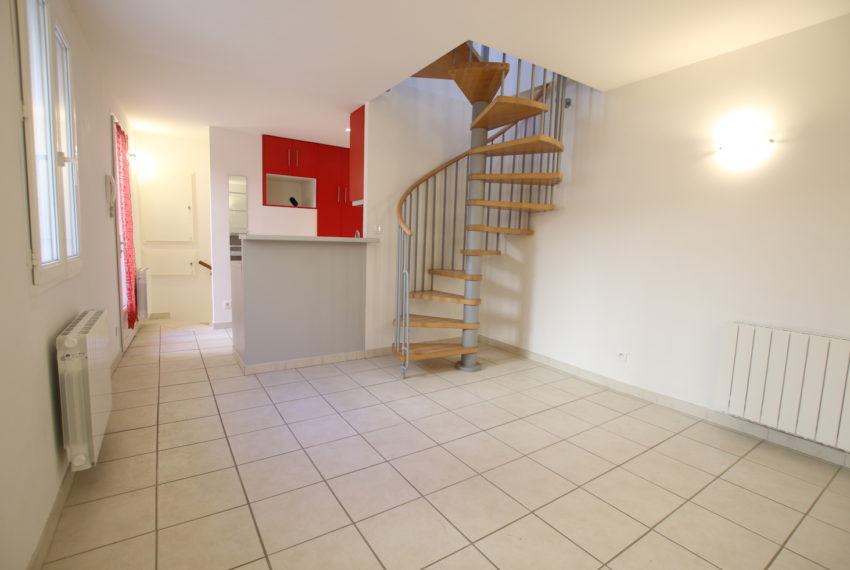 Aubignan maison avec extérieur vue depuis salon
