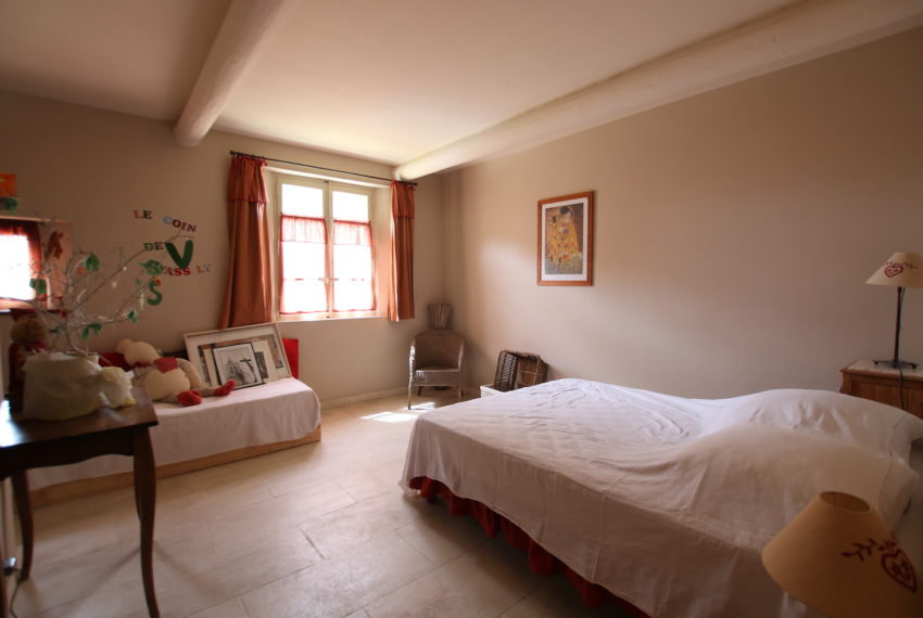 Carpentras demeure de charme chambre 2