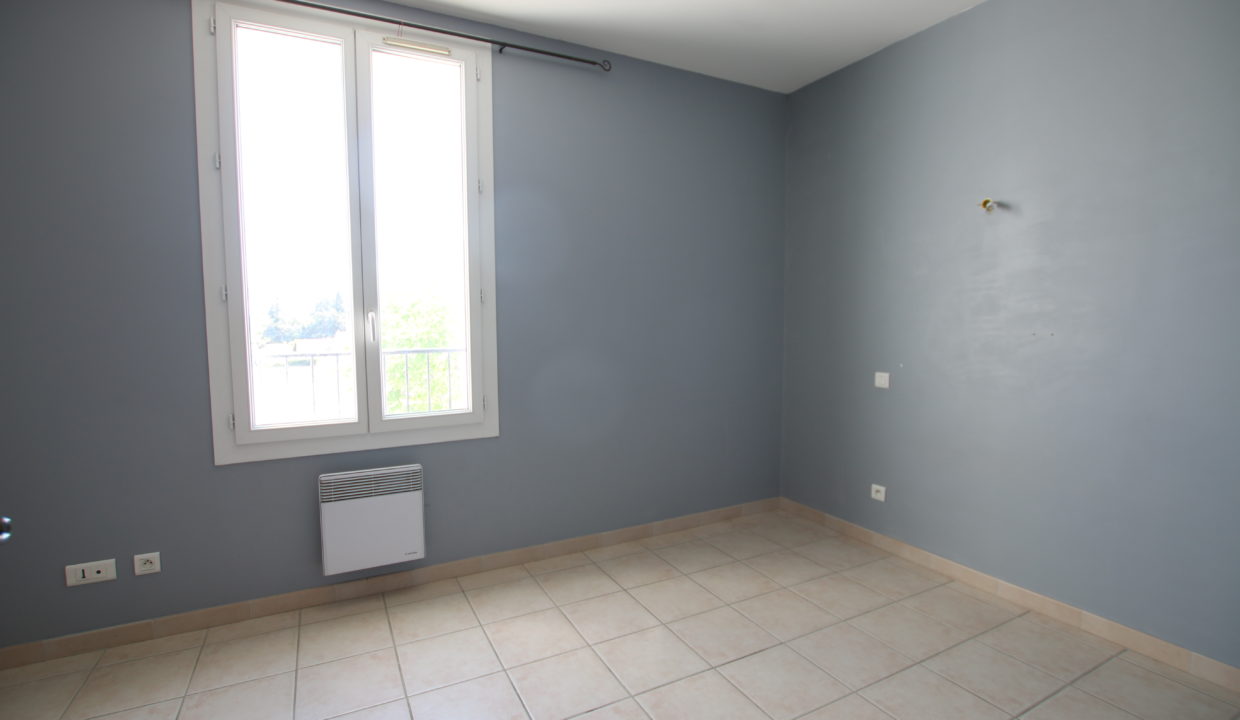 Carpentras duplex jardin chambre ouest