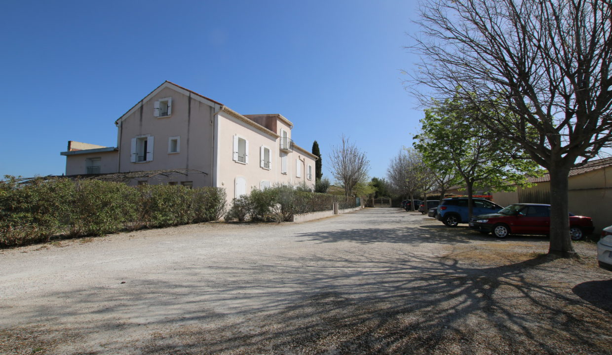 Carpentras duplex jardin parking residence