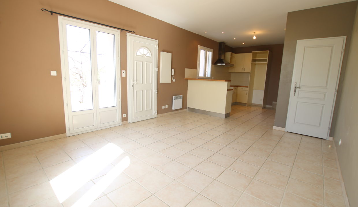Carpentras duplex jardin piece de vie