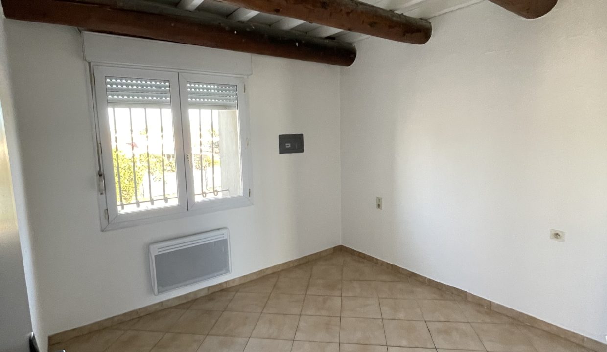 Carpetras appartement avec garage chambre