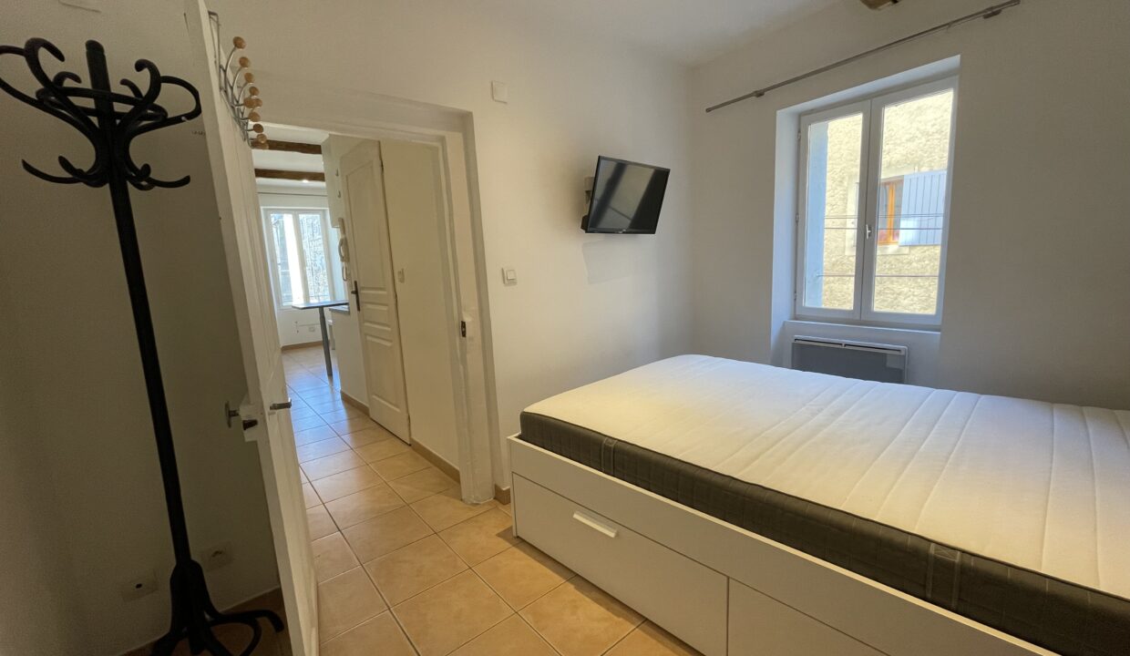 Caromb T2 meuble chambre TV