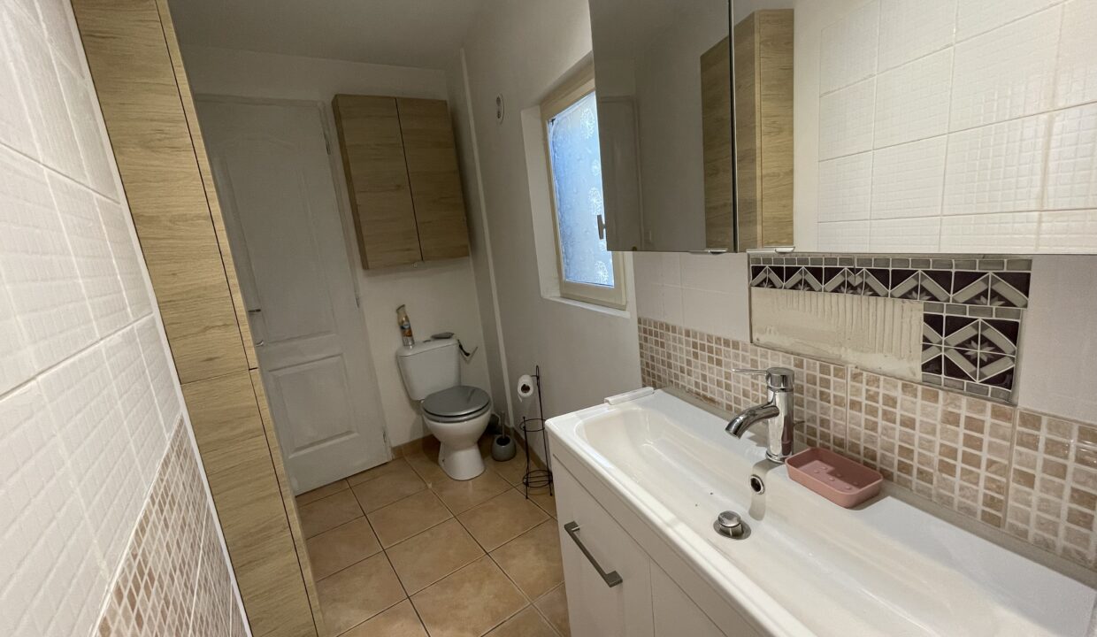 Caromb T2 meuble salle d'eau toilettes