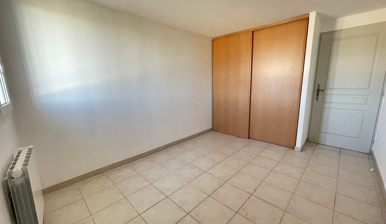 Carpentras T4 de 98m2 chambre placard