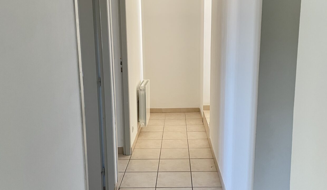 Carpentras T4 de 98m2 couloir