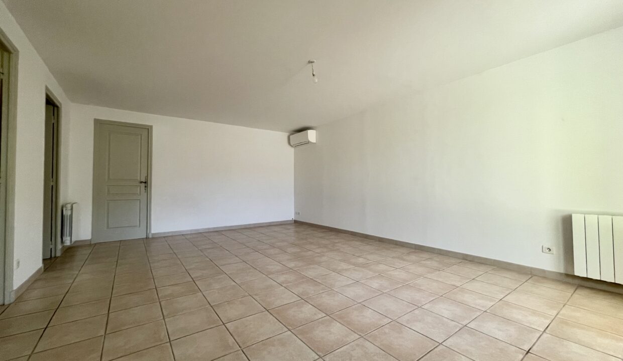 Carpentras T4 avec jardin salon