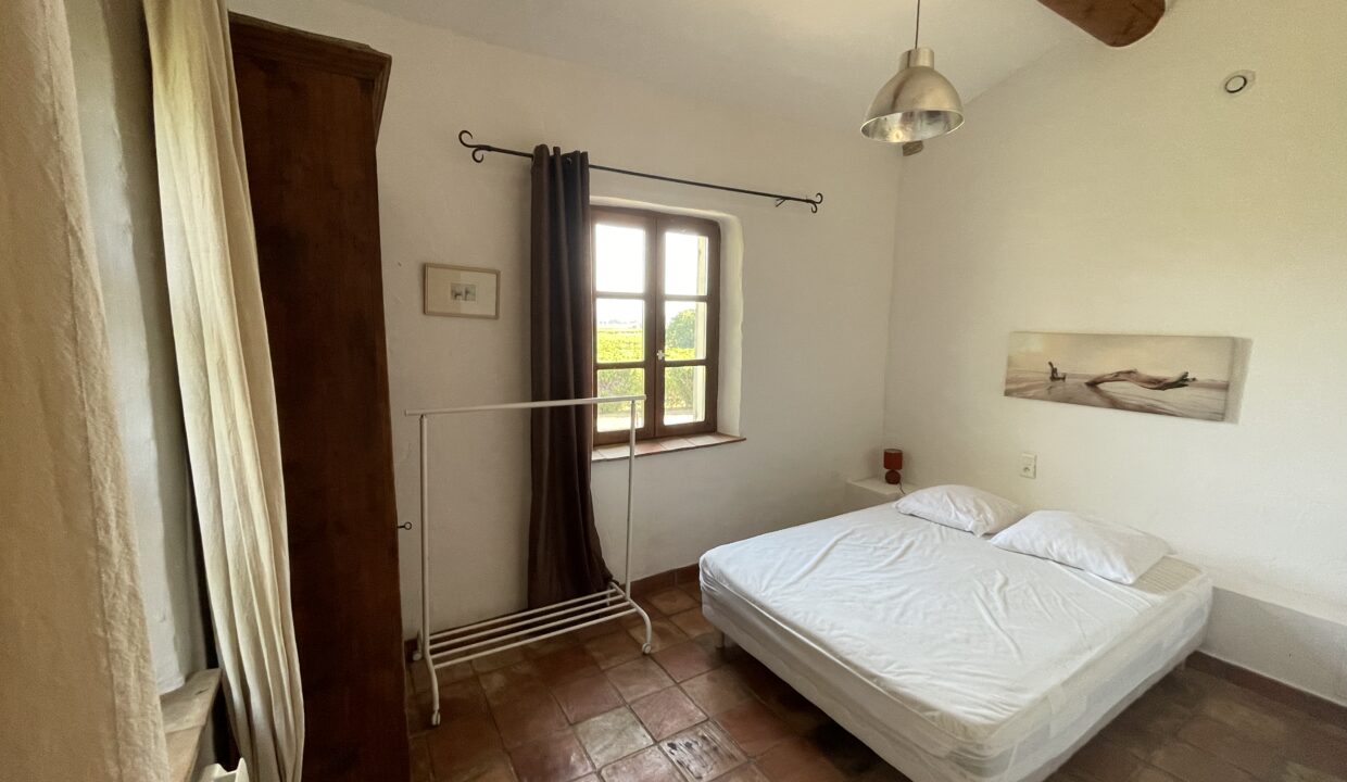 Mazan T2 meuble campagne chambre lit