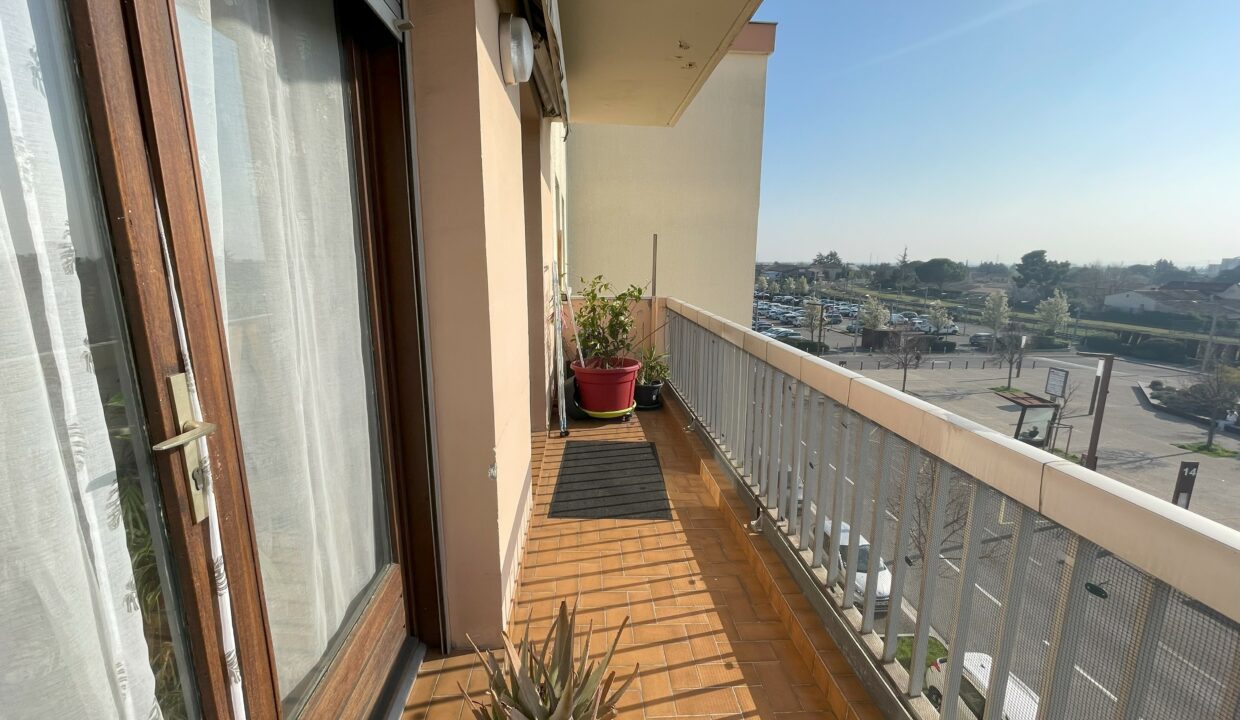 Carpentras agréable T3 avec balcon, parking et cave balcon ouest
