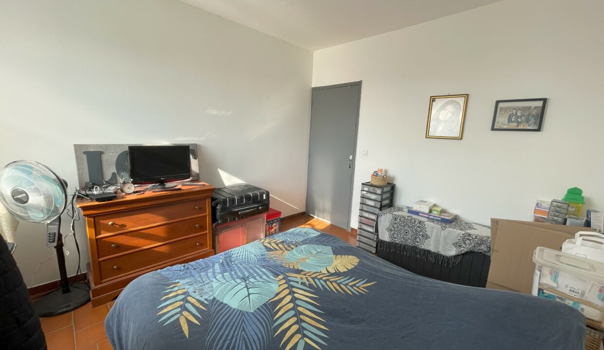Carpentras agréable T3 avec balcon, parking et cave chambre